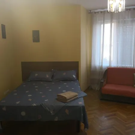 Moscow Avenue 11 *